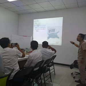 张总邀请陈老师在江西赣州赣县区德顺地产公司开展家居风水讲座