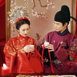 男命八字中，财运与夫妻感情有何关系！