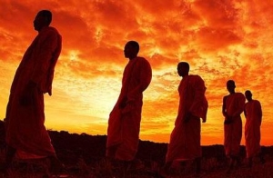 下雨打雷是“渡劫”吗？任何修行人都逃不过的试炼