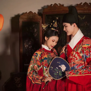 命理学：姻缘天注定，男女婚配，相差几岁才最好？