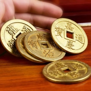 把钱放在枕头下可以招财吗？风水寓意何在？